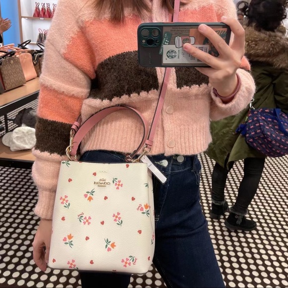 Coach Small Town Bucket Bag With Heart Petal Print - Picture 13 of 13